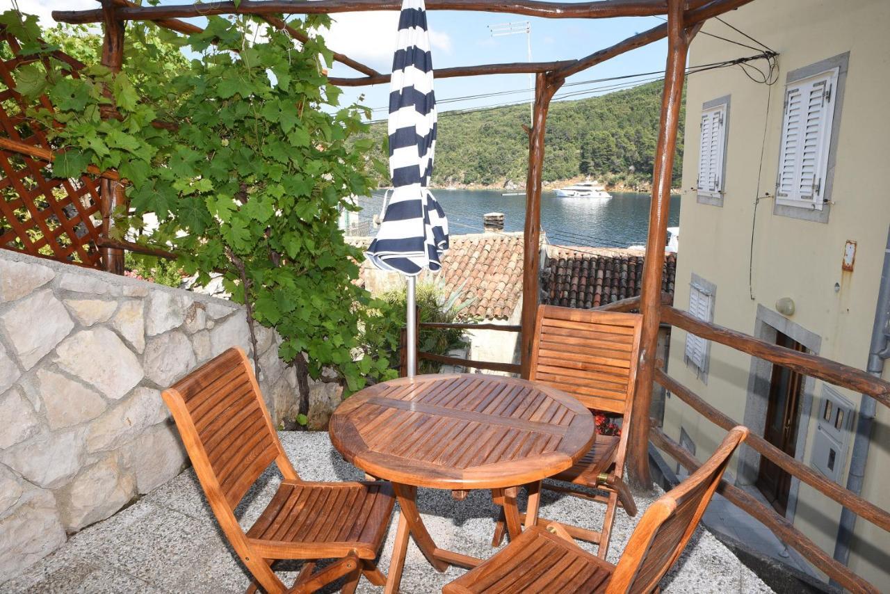 Apartment Anamarija Valun Luaran gambar