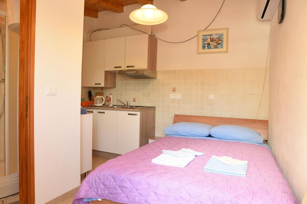 Apartment Anamarija Valun Luaran gambar