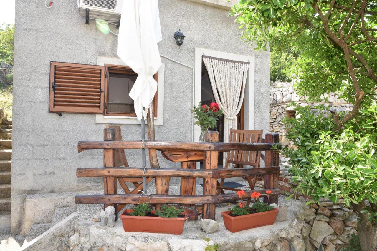 Apartment Anamarija Valun Luaran gambar