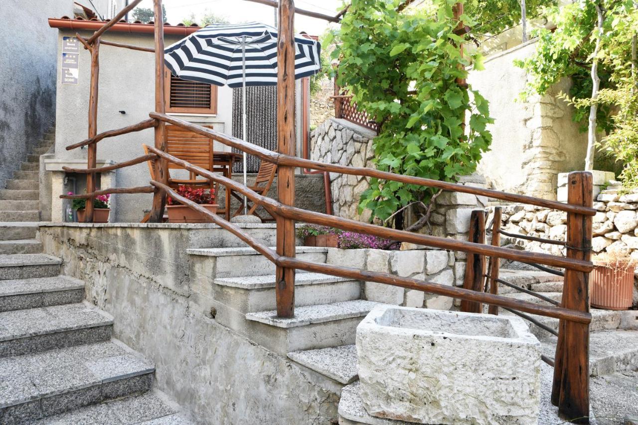 Apartment Anamarija Valun Luaran gambar
